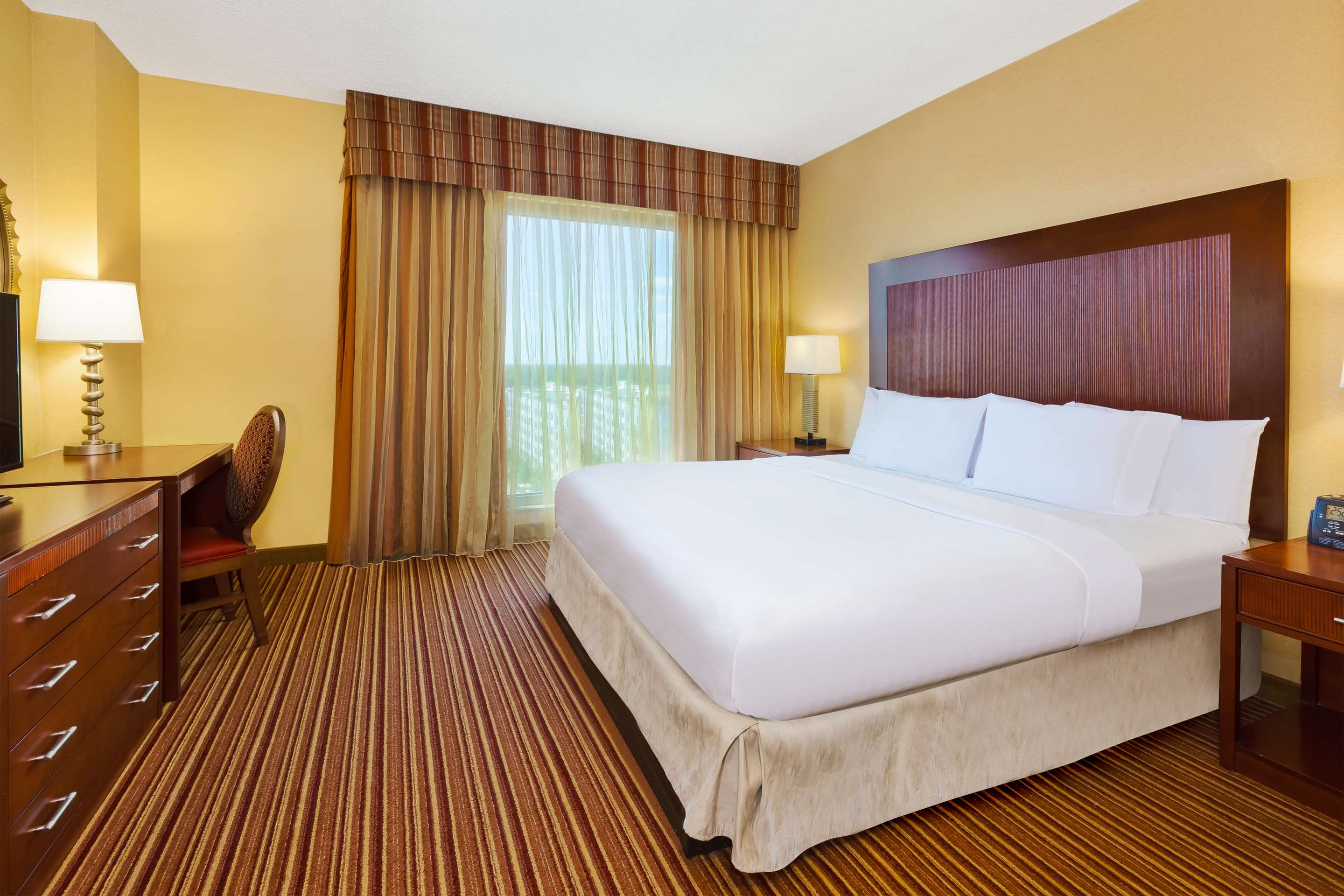 2 Room Suite - 1 King Bed + 2 Room Suite - 2 Queen Beds